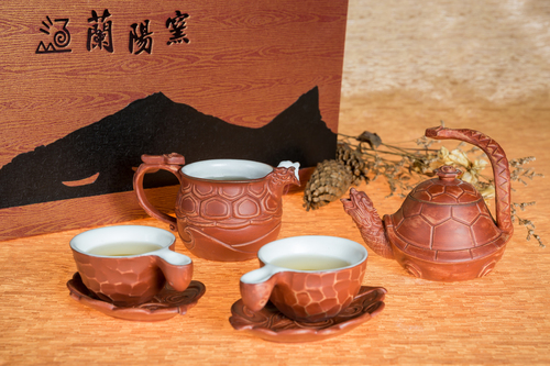 龜山島茶具組